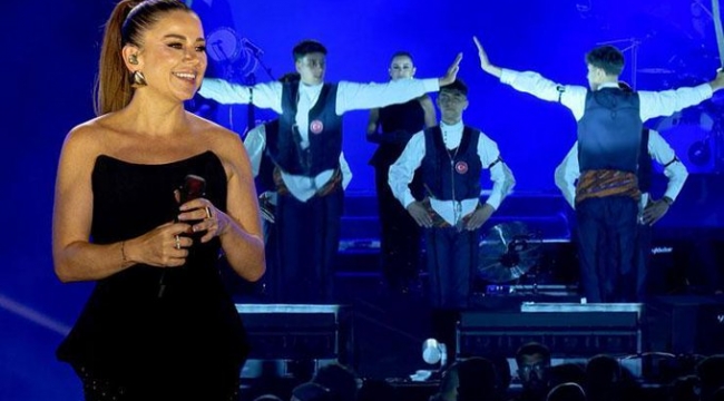 Merve Özbey memleketinde konser verdi! 