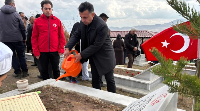 “Yavi’de Hüzün Tazelendi: İl Müdürü Aykut’tan Şehitliğe Anlamlı Ziyaret”