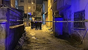 Erzurum'da Sokak Ortasında Cinayet: Boğazından Bıçaklanarak Öldürüldü