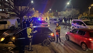 Oltu’da Feci Kaza! 3 Araç Bir Anda Çarpıştı, Yaralı Var