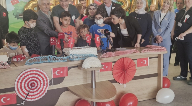 Hastane Koridorlarında Bayram Neşesi