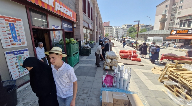 Zabıta Uyardı, Market Dinlemedi! Gürcükapı'da Kaldırım İşgali Bir Günde Geri Döndü